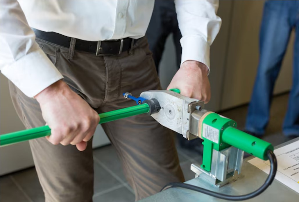 Как избежать деформации пластиковых труб при сварке?